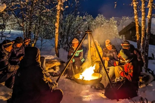 Evening family tour with sledge, campfire and fun! 