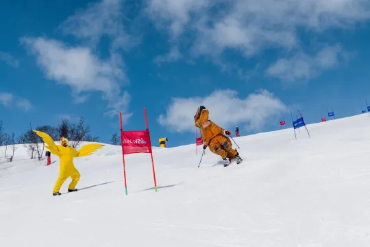 Costume Race in Musikkbakken!