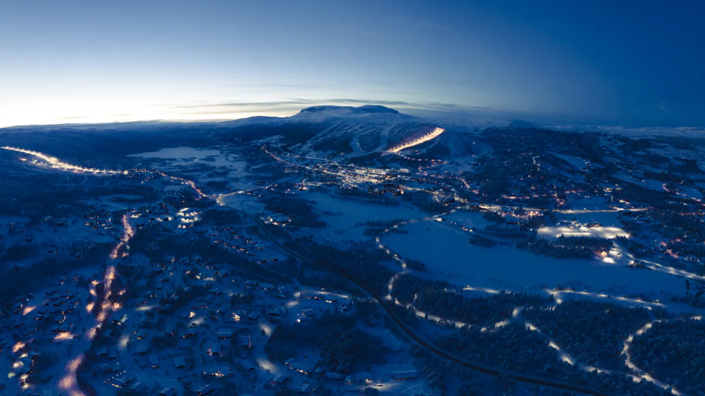 Geilo sentrum i blåtimen
