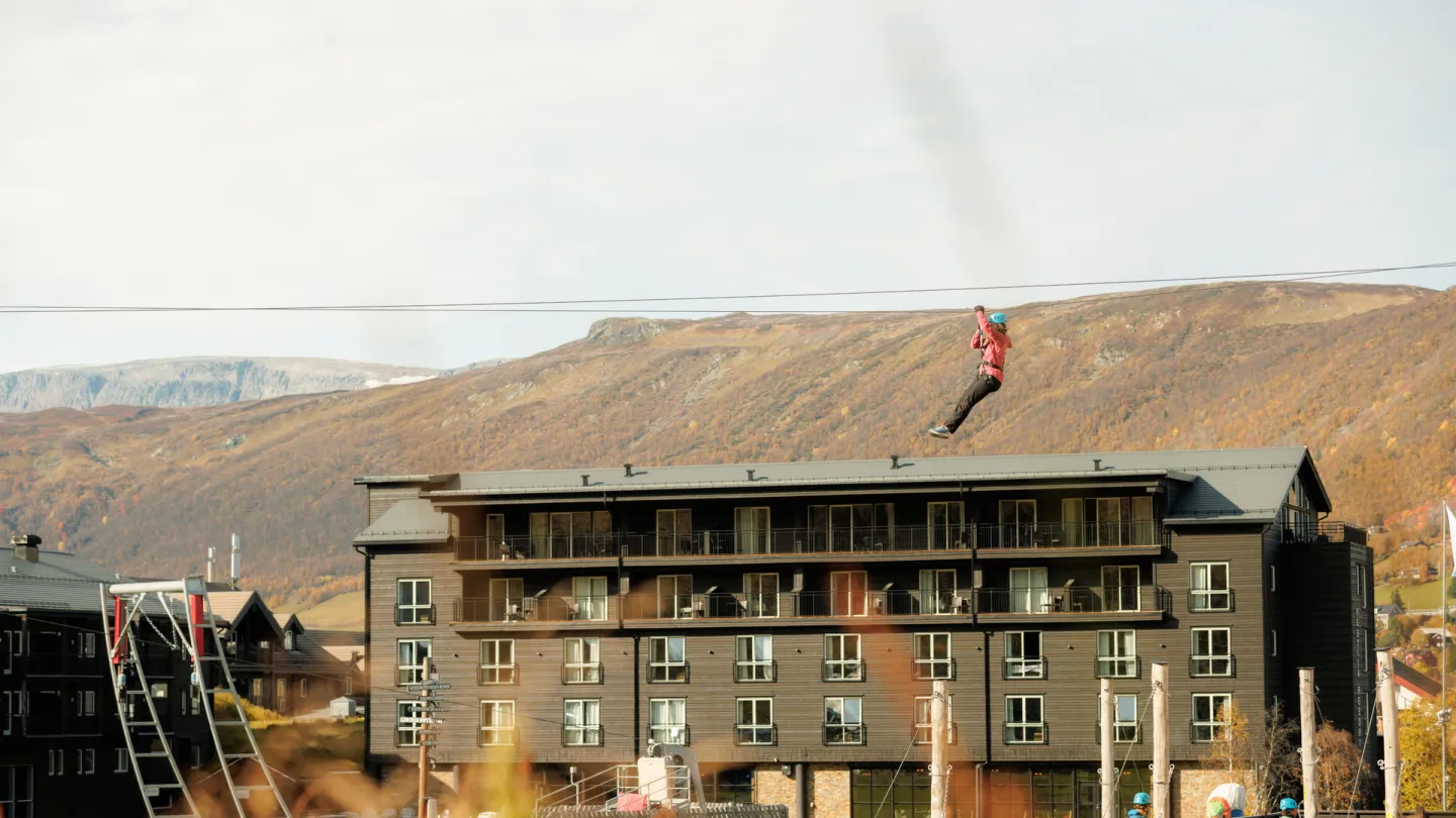SkiGeilo aktivitetspark på fjellet med zipline og klatrepark