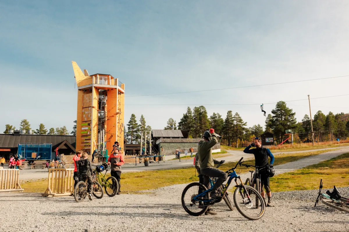 Høst og sykkel i SkiGeilo Aktivitetspark på Geilo