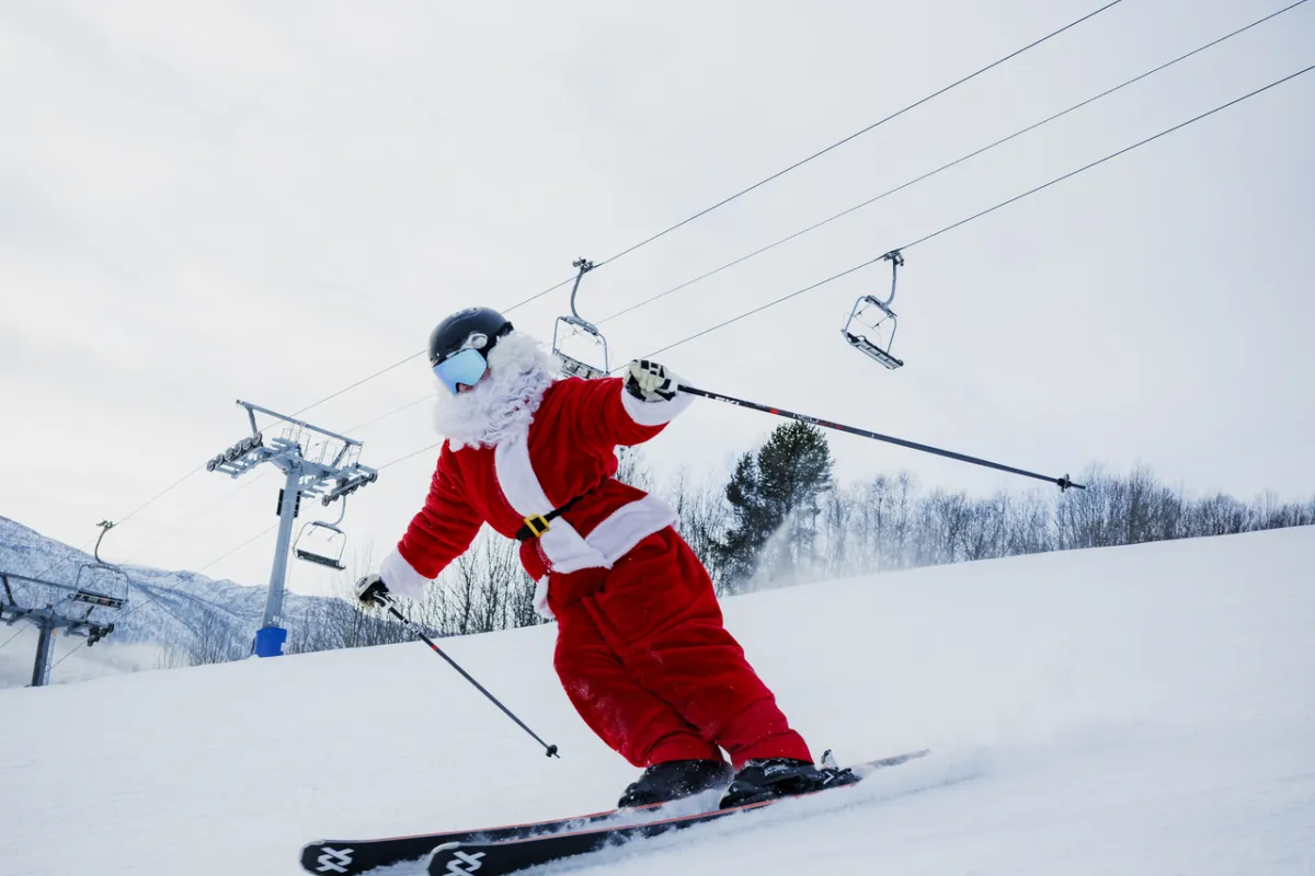Julenisse i skibakken på Geilo