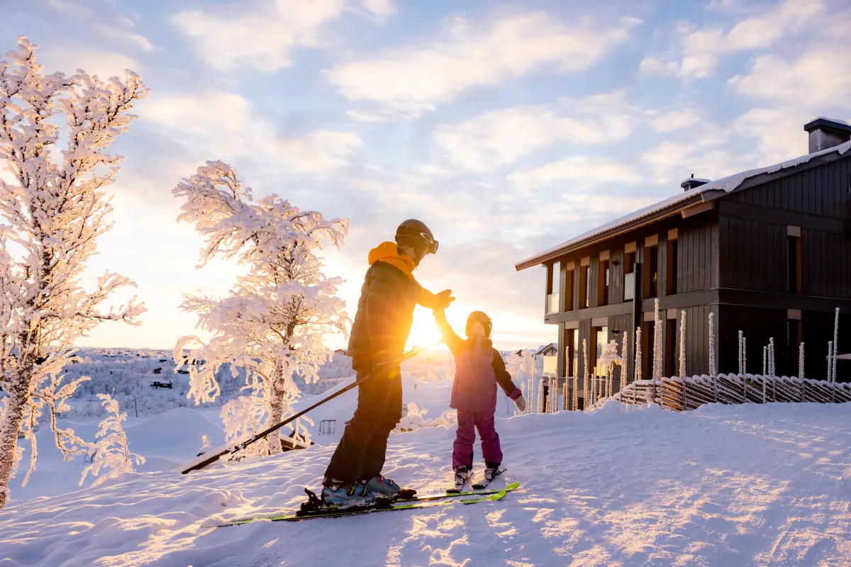 Kikut Alpin Lodge på Geilo i soloppgang