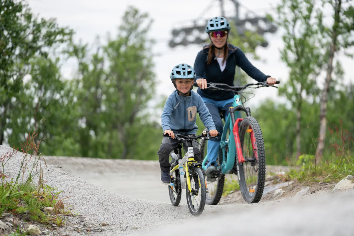 Sykkel i flytstiene på Geilo