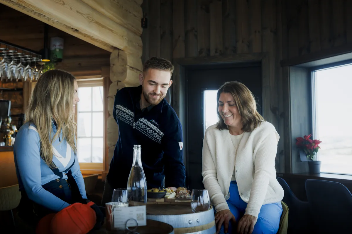 Kikuttoppen Vinbar på Geilo